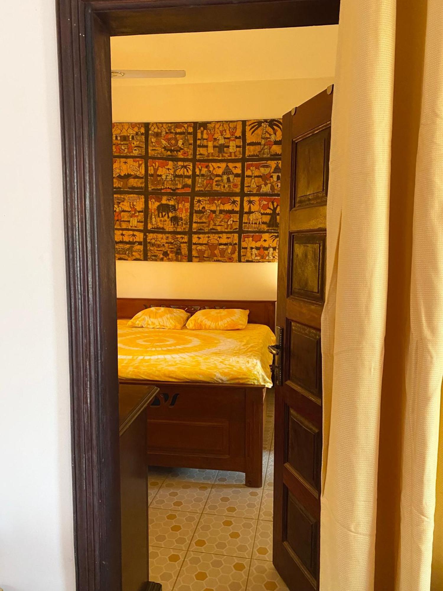 Hotel Dabo House à Brufut Extérieur photo